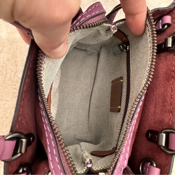 Coach 1941 Rogue 17 Primrose - Picture 9 of 12